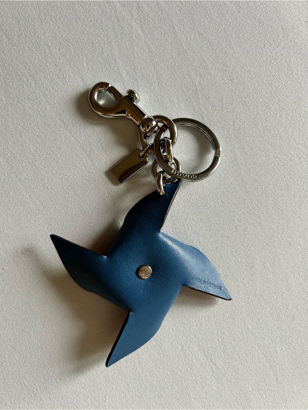 Coach Two-Tone Pinwheel Key Charm in Blue and Red - Picture 4 of 4
